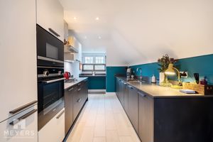Kitchen- click for photo gallery